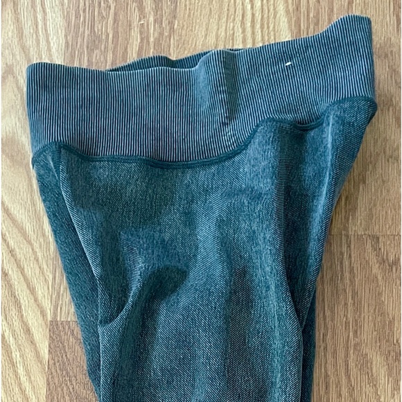 OFFLINE by AERIE 7/8 Hi-Rise LEGGING With Braided Sides Size SMALL - Picture 6 of 12